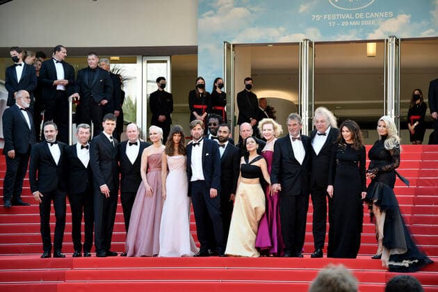75th Cannes Film Festival 2022, red carpet film Triangle Of Sadness. Pictured Charlbi Dean, Henrik Dorsin, Vicki Berlin, Arvin Kananian, Woody Harrelson, Dolly De Leon, Sunnyi Melles, Zlatko BuriÄ‡, Iris Berben, Ralph Schicha, Carolina Gynning  Copyright: xSimonexComix xipa-agency.netx xVeneziax2020x