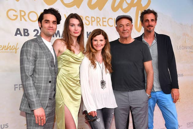 Bilder des Jahres 2022, Entertainment 05 Mai Entertainment Themen der Woche KW20 Entertainment Bilder des Tages Maximilian Befort, Leia Holtwick, Sharon von Wietersheim, Heiner Lauterbach und Max von Thun bei der Immenhof - Das grosse Versprechen Film Premiere am 21.05.20122 in Muenchen Immenhof Filmpremiere in Muenchen *** Maximilian Befort, Leia Holtwick, Sharon von Wietersheim, Heiner Lauterbach and Max von Thun at the Immenhof The Great Promise movie premiere on 21 05 20122 in Munich Immenhof movie premiere in Munich 