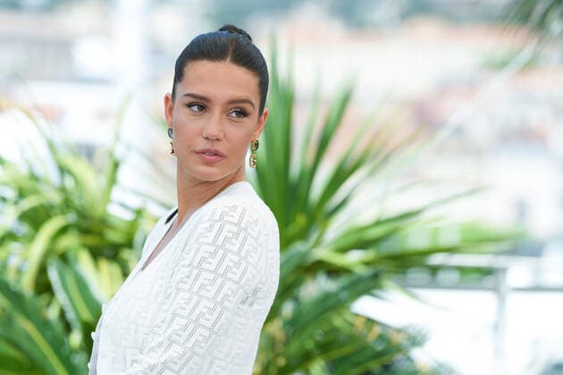 75eme Festival International du Film de Cannes. Photocall. Festival de Cannes 2022 - The 75th annual Cannes film festival 2022 in Cannes - France - Photocall of Fumer fait tousser - Adele Exarchopoulos 280503 2022-05-21 Cannes France  Copyright: xLionelxGuericolas MPPx STAR_280503_057