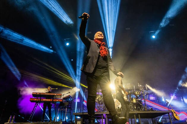 Simple Minds live in Copenhagen, Denmark Copenhagen, Denmark. 21st, May 2022 The Scottish rock band Simple Minds performs a live concert at KB Hallen at Frederiksberg, Copenhagen. Here singer, songwriter and musician Jim Kerr is seen live on stage. Copenhagen Denmark  Copyright: xGonzalesxPhoto ErlingxBrodersenx