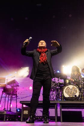 Simple Minds live in Copenhagen, Denmark Copenhagen, Denmark. 21st, May 2022 The Scottish rock band Simple Minds performs a live concert at KB Hallen at Frederiksberg, Copenhagen. Here singer, songwriter and musician Jim Kerr is seen live on stage. Copenhagen Denmark  Copyright: xGonzalesxPhoto ErlingxBrodersenx