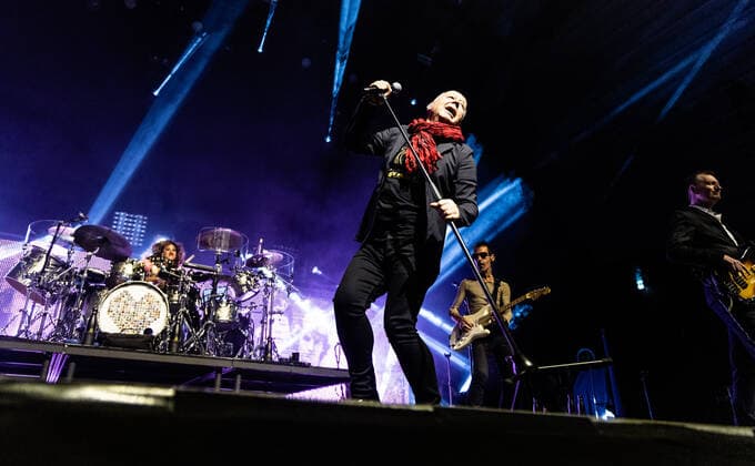 Simple Minds live in Copenhagen, Denmark Copenhagen, Denmark. 21st, May 2022 The Scottish rock band Simple Minds performs a live concert at KB Hallen at Frederiksberg, Copenhagen. Here singer, songwriter and musician Jim Kerr is seen live on stage. Copenhagen Denmark  Copyright: xGonzalesxPhoto ErlingxBrodersenx