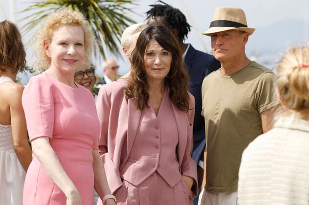 Sunnyi Melles, Iris Berben and Woody Harrelson at the photocall for the feature film Triangle of Sadness at the Festival de Cannes 2022 75 Cannes International Film Festival at the Palais des Festivals Cannes, 22 05 2022 Foto:xD.xBedrosianx xFuturexImage