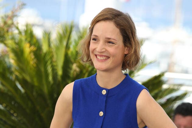 75eme Festival International du Film de Cannes. 75th Cannes Film Festival. Photocall with cast of the film Plus que jamais . Vicky Krieps. 280528 2022-05-21 Cannes France  Copyright: xIsabellexVautierx xStarfacex STAR_280528_010