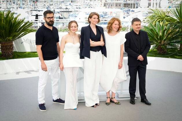 IPP Photo Daniele Cifala™ Cannes 22 05 2022 R M N Photocall The 75th Annual Cannes Film Festival in the photo Macrina Barladeanu, Marin Grigore, Judith State, Orsolya Moldovan and Director Cristian Mungiu Italy Photo Press World Copyright  0