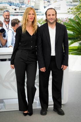 Photo IPP Daniele Cifala™ Cannes 22 05 2022 Chronique D Une Liaison Passagere Diary Of A Fleeting Affair Photocall The 75th Annual Cannes Film FestivalIn photo Vincent Macaigne and Sandrine Kiberlain Italy Photo Press World Copyright  0