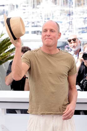 Woody Harrelson at the photocall for the feature film Triangle of Sadness at the Festival de Cannes 2022 75 Cannes International Film Festival at the Palais des Festivals Cannes, 22 05 2022 Foto:xS.xGabschx xFuturexImage