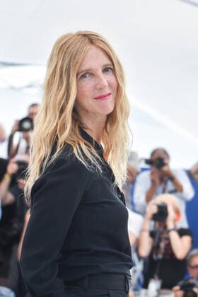 75eme Festival International du Film de Cannes. Photocall du film Chronique d une liaison passagere . 75th Cannes Film Festival. Photocall with cast of the film Chronique d une liaison passagere . 280562 2022-05-22 Cannes France Kiberlain, Sandrine  Copyright: xSergexArnalx xStarfacex STAR_280562_006