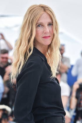 75eme Festival International du Film de Cannes. Photocall du film Chronique d une liaison passagere . 75th Cannes Film Festival. Photocall with cast of the film Chronique d une liaison passagere . 280562 2022-05-22 Cannes France Kiberlain, Sandrine  Copyright: xSergexArnalx xStarfacex STAR_280562_010