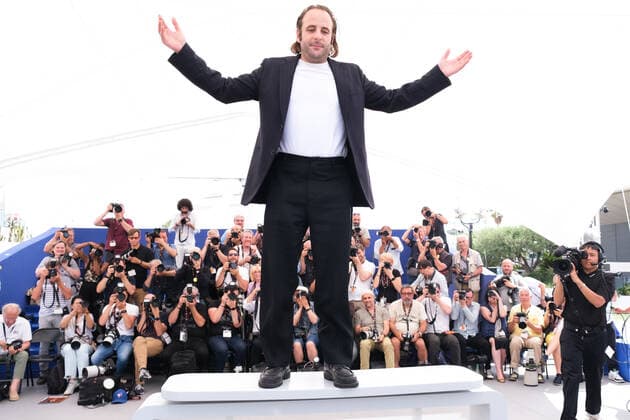 75eme Festival International du Film de Cannes. Photocall du film Chronique d une liaison passagere . 75th Cannes Film Festival. Photocall with cast of the film Chronique d une liaison passagere . 280562 2022-05-22 Cannes France Macaigne, Vincent  Copyright: xSergexArnalx xStarfacex STAR_280562_018