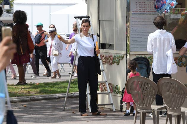 Entertainment Bilder des Tages Cannes 2022 - 75th International Film Festival, Catrinel Marlon at the Playground with her daughter  Copyright: xManuelexMangiarottix xipa-agencyx xVenezia2020x