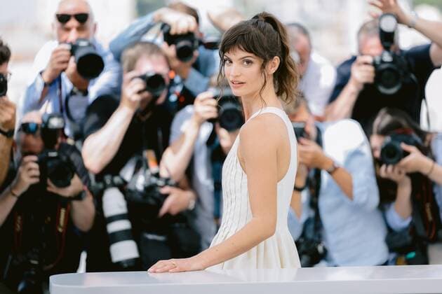 75eme Festival International du Film de Cannes. Photocall du film Triangle of sadness . 75th International Cannes Film Festival. Photocall with Triangle of sadness movie cast 280538 0000-00-00 Cannes France Dean, Charlbi  Copyright: xTerencexBaelenx STAR_280538_020