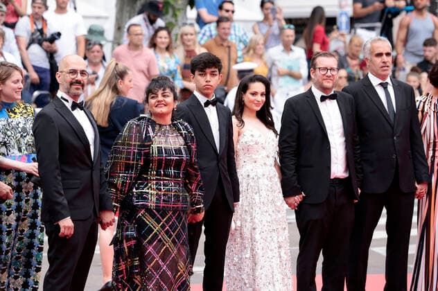Nima Akbarpour, Sara Fazilat, guest, Forouzan Jamshidnejad, Sol Bondy, Mehdi Bajestani and Zar Amir Ebrahimi at the premiere of the feature film Holy Spider Les nuits de Mashhad at the Festival de Cannes 2022 75 Cannes International Film Festival at the Palais des Festivals Cannes, 22 05 2022. Foto:xS.xGabschx xFuturexImage