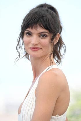 Charlbi Dean Kriek attends the photocall for Triangle Of Sadness during the 75th Cannes Film Festival in Cannes, France. MAY 22nd 2022  RHDx22162
