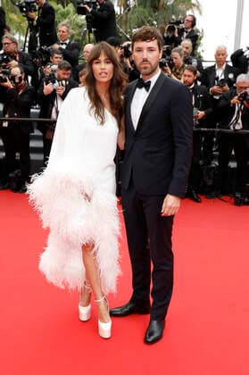 Alison Toby with company at the premiere of the feature film Forever Young Les Amandiers at the Festival de Cannes 2022 75 Cannes International Film Festival at the Palais des Festivals Cannes, 22 05 2022. Foto:xS.xGabschx xFuturexImage