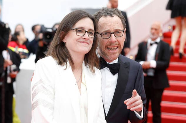 Ethan Coen with company at the premiere of the feature film Forever Young Les Amandiers at the Festival de Cannes 2022 75 Cannes International Film Festival at the Palais des Festivals Cannes, 22 05 2022. Foto:xD.xBedrosianx xFuturexImage