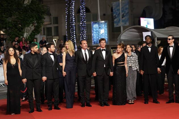 75eme Festival International du Film de Cannes. Montee des marches du film Novembre . 75yj International cannes Film festival. Red Carpet of November movie. 280589 0000-00-00 Cannes France Kiberlain, Sandrine; Dujardin, Jean; Demoustier, Anaïs; Jimenez, Cedric; Khoudri, Lyna  Copyright: xTerencexBaelenx STAR_280589_013