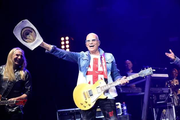 Uwe Hassbecker from Silly and Fritz Puppel from City live at a concert of the Rock Legends Live 2022 at Max Schmeling Halle Berlin, 22 05 2022 Foto:xB.xKriemannx xFuturexImage