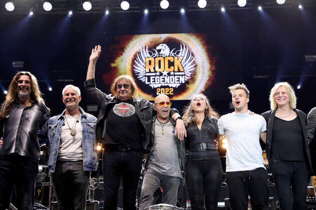 Dirk Michaelis, Dieter Maschine Birr, Toni Krahl from City, Julia Neigel from Silly, Alexander Knappe and Rüdiger Ritchie Barton from Silly live at a concert of the Rock Legends Live 2022 at the Max Schmeling Halle Berlin, 22 05 2022 Foto:xB.xKriemannx xFuturexImage
