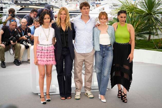 IPP Photo Daniele Cifala™ Cannes 23 05 2022 November Photocall The 75th Annual Cannes Film Festival in the photo Lyna Khoudri, Sandrine Kiberlain, Director CÃ dric Jimenez, Anais Demoustier and Sarah Afchain Italy Photo Press World Copyright  0