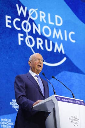 News Themen der Woche KW21 News Bilder des Tages (220523) -- DAVOS, May 23, 2022 -- Founder and executive chairman of the World Economic Forum (WEF) Klaus Schwab delivers a speech at the WEF 2022 Annual Meeting in Davos, Switzerland, May 23, 2022. ) SWITZERLAND-DAVOS-WORLD ECONOMIC FORUM ZhengxHuansong 