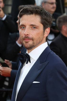 75eme Festival International du Film de Cannes. Montee des marches du film Decision to leave . 75th Cannes Film Festival. Red carpet of the film Decision to leave . Raphael Personnaz. 280659 2022-05-23 Cannes France  Copyright: xIsabellexVautierx xStarfacex STAR_280659_084