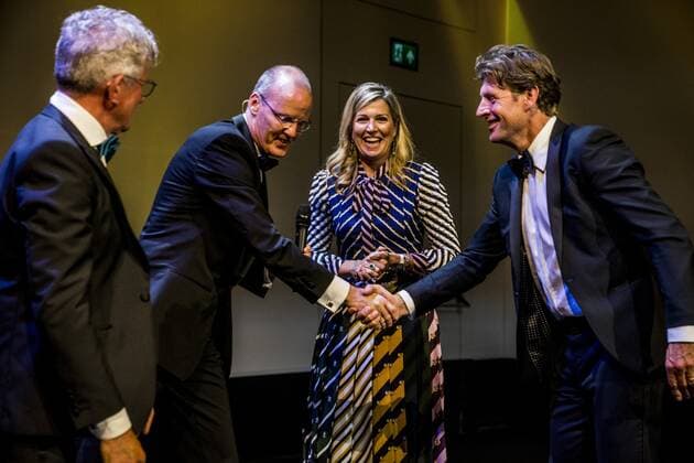 2022 05 23 21 21 30 GRONINGEN Klaas Knot, president of De Nederlandsche Bank and chairman of the Koning Willem I Foundation and Queen Maxima, presented the Koning Willem I prize in the SME category to Maan Group in the Groningen Forum This enterprise prize is awarded once every two years ANP SIESE VEENSTRA netherlands out belgium out  Copyright: xx x449141421x originalFilename: 449141421.jpg