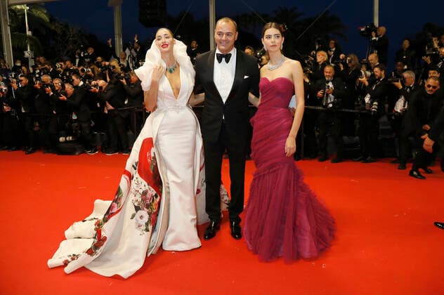Jessica Michel, Milutin Gatsby and Helena Gatsby at the premiere of the feature film Crimes of the Future at the Festival de Cannes 2022 75 Cannes International Film Festival at the Palais des Festivals Cannes, 23 05 2022. Foto:xD.xBedrosianx xFuturexImage