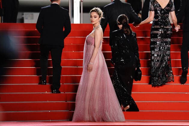 Internationale Filmfestspiele von Cannes, Crimes Of The Future Premiere Denise Capezza CELEBRITES : 75Ã me Festival de Cannes - Tapis rouge du film Â« Crimes of the Future Â» - 23 05 2022 NorbertScanella Panoramic 