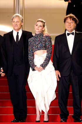Viggo Mortensen, Kristen Stewart and Robert Lantos at the premiere of the feature film Crimes of the Future at the Festival de Cannes 2022 75 Cannes International Film Festival at the Palais des Festivals Cannes, 23 05 2022. Foto:xD.xBedrosianx xFuturexImage