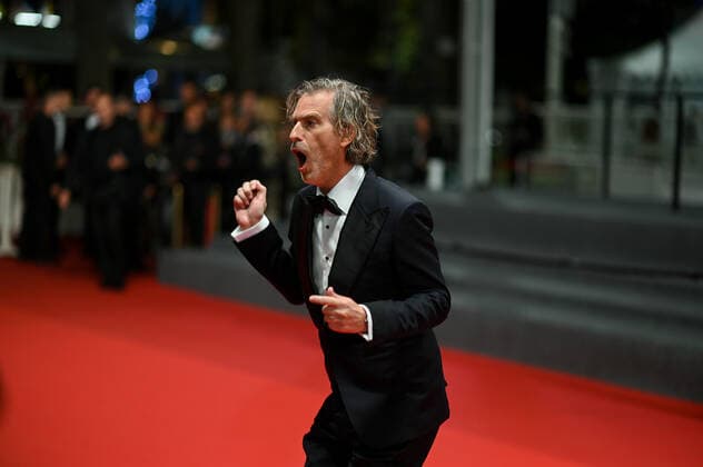 Internationale Filmfestspiele von Cannes, Moonage Daydream Premiere 75eme Festival International du Film de Cannes. Montee des marches du film Moonage Daydream . Festival de Cannes 2022 - The 75th annual Cannes film festival 2022 in Cannes - France - Moonage Daydream Red Carpet - Brett Morgen 280683 2022-05-23 Cannes France Morgen, Brett  Copyright: xLionelxGuericolas MPPx STAR_280683_012