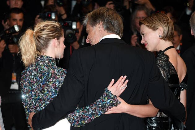 75eme Festival International du Film de Cannes. Montee des marches du film Crimes du futur . Festival de Cannes 2022 - The 75th annual Cannes film festival 2022 in Cannes - France - Crimes of the future Red Carpet - Kristen Stewart, Viggo Mortensen; Léa Seydoux 280682 2022-05-23 Cannes France  Copyright: xMPPx STAR_280682_225