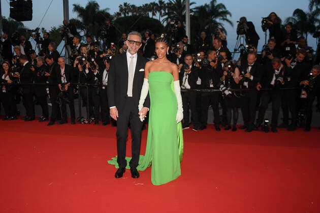 75eme Festival International du Film de Cannes. Montee des marches du film Crimes du futur . Festival de Cannes 2022 - The 75th annual Cannes film festival 2022 in Cannes - France - crimes of the future Red Carpet - Vincent Casset; Tina Kunakey 280682 2022-05-23 Cannes France  Copyright: xMPPx STAR_280682_178