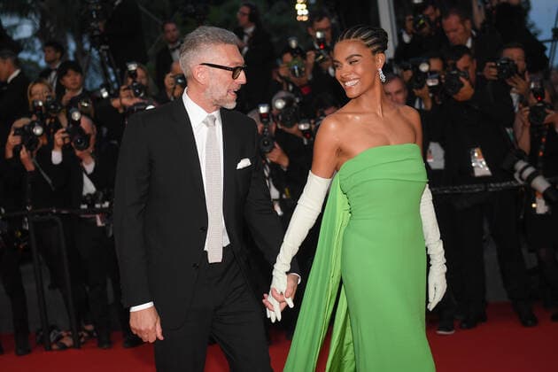 75eme Festival International du Film de Cannes. Montee des marches du film Crimes du futur . Festival de Cannes 2022 - The 75th annual Cannes film festival 2022 in Cannes - France - crimes of the future Red Carpet - Vincent Casset; Tina Kunakey 280682 2022-05-23 Cannes France  Copyright: xMPPx STAR_280682_184