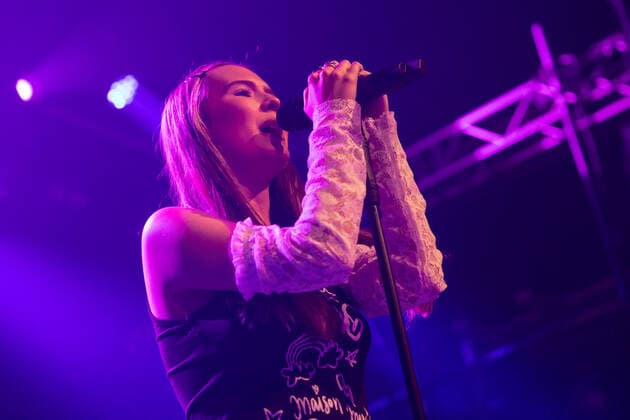 Mimi Webb live in Oslo, Norway Oslo, Norway. 23rd, May 2022. The English singer and songwriter Mimi Webb performs a live concert at Parkteatret in Oslo. Oslo Norway  Copyright: xGonzalesxPhoto StianxS.xMollerx