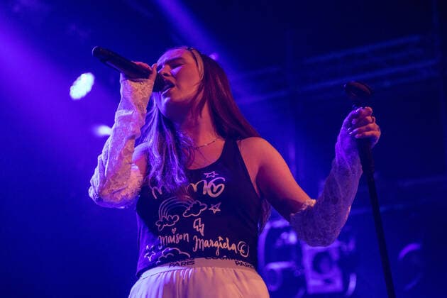 Mimi Webb live in Oslo, Norway Oslo, Norway. 23rd, May 2022. The English singer and songwriter Mimi Webb performs a live concert at Parkteatret in Oslo. Oslo Norway  Copyright: xGonzalesxPhoto StianxS.xMollerx