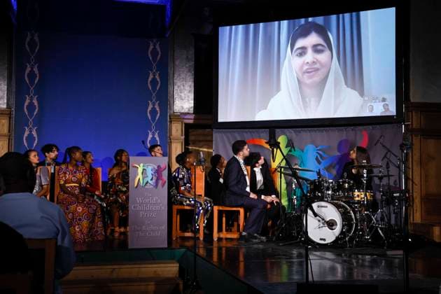 Berühmte Feministinnen, Malala Yousafzai Königin Silvia bei World s Children s Prize Verleihung in Mariefred Nobel Peace price laureate Malala Yousafzai speaks on link during the award ceremony for the World s Children s Prize at Gripsholm Castle in Mariefred, Sweden May 23, 2022. Malala was appointed Child Rights Activist of the Decade by the World s Children s Prize organisation. MARIEFRED Sweden x60160x *** Nobel Peace price laureate Malala Yousafzai speaks on link during the award ceremony for the World s Children s Prize at Gripsholm Castle in Mariefred, Sweden May 23, 2022 Malala was appointed Child Rights Activist of the Decade by the World s Children s Prize organisation MARIEFRED Sweden x60160x,  Copyright: xStefanxJerrevang TTx WORLD S CHILDREN S PRIZE 2022