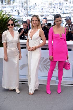 75th Cannes film festival 2022, Photocall film Crimes of the future. Pictured: Lihi Kornowski, Denise Capezza, Nadia Litz  Copyright: xAlbertoxTerenghi Cannesx2022x xix xVenezia2020x