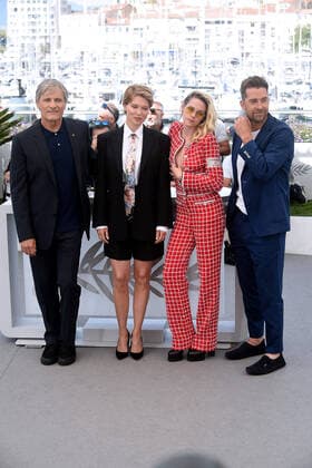 75th Cannes film festival 2022, Photocall film Crimes of the future. Pictured: Kristen Stewart, Lea Seydoux, Scott Speedman, Viggo Mortensen  Copyright: xAlbertoxTerenghi Cannesx2022x xix xVenezia2020x