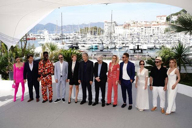 Lihi Kornowski - Robert Lantos - Welket Bungue - Don McKellar - Lea Seydoux - Viggo Mortensen - David Cronenberg - Kristen Stewart - Scott Speedman - Nadia Litz - Yorgos Pirpassopoulos - Denise Capezza CELEBRITES : 75Ã me Festival de Cannes - Photocall du film Â« Crimes of the Future Â» - 24 05 2022 NorbertScanella Panoramic 