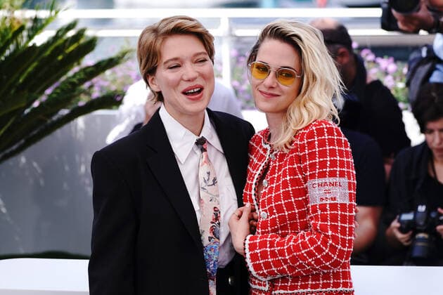 Lea Seydoux - Kristen Stewart CELEBRITES : 75Ã me Festival de Cannes - Photocall du film Â« Crimes of the Future Â» - 24 05 2022 NorbertScanella Panoramic 