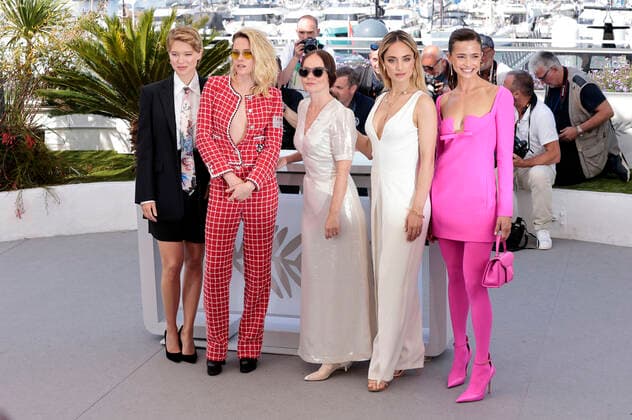 Lea Seydoux, Kristen Stewart, Nadia Litz, Denise Capezza and Lihi Kornowski at the photocall for the feature film Crimes of the Future at the Festival de Cannes 2022 75 Cannes International Film Festival at the Palais des Festivals Cannes, 24 05 2022. Foto:xS.xGabschx xFuturexImage