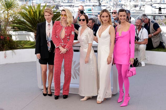 Lea Seydoux, Kristen Stewart, Nadia Litz, Denise Capezza and Lihi Kornowski at the photocall for the feature film Crimes of the Future at the Festival de Cannes 2022 75 Cannes International Film Festival at the Palais des Festivals Cannes, 24 05 2022. Foto:xS.xGabschx xFuturexImage