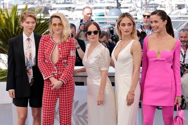 Lea Seydoux, Kristen Stewart, Nadia Litz, Denise Capezza and Lihi Kornowski at the photocall for the feature film Crimes of the Future at the Festival de Cannes 2022 75 Cannes International Film Festival at the Palais des Festivals Cannes, 24 05 2022. Foto:xS.xGabschx xFuturexImage