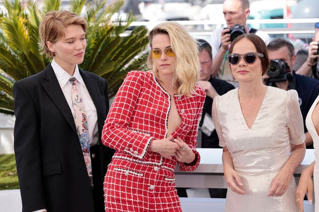 Lea Seydoux, Kristen Stewart and Nadia Litz at the photocall for the feature film Crimes of the Future at the Festival de Cannes 2022 75 Cannes International Film Festival at the Palais des Festivals Cannes, 24 05 2022. Foto:xS.xGabschx xFuturexImage