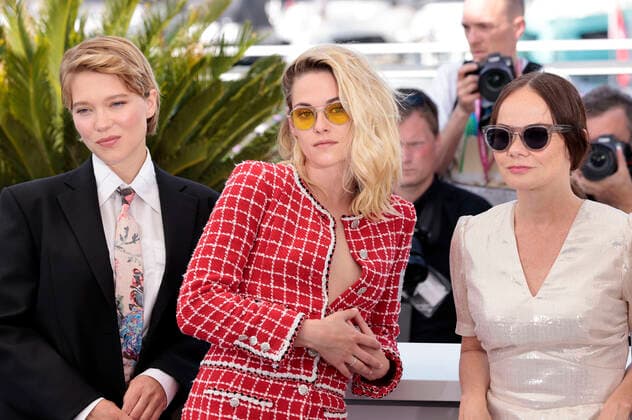 Lea Seydoux, Kristen Stewart and Nadia Litz at the photocall for the feature film Crimes of the Future at the Festival de Cannes 2022 75 Cannes International Film Festival at the Palais des Festivals Cannes, 24 05 2022. Foto:xS.xGabschx xFuturexImage