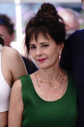 Anouk Grinberg (Actrice) CELEBRITES : 75Ã me Festival de Cannes - Photocall du film Â« L?Innocent Â» - 24 05 2022 NorbertScanella Panoramic 