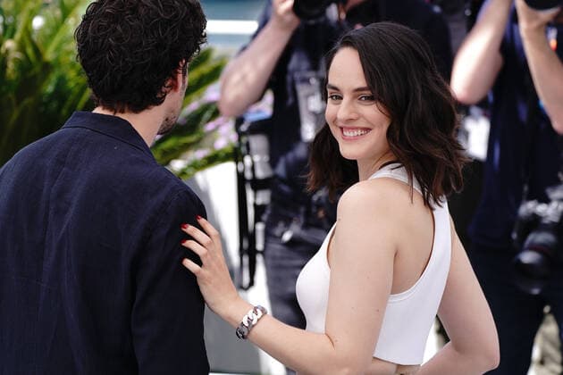 Louis Garel (RÃ alisateur France) - NoÃ mie Merlant (Actrice) CELEBRITES : 75Ã me Festival de Cannes - Photocall du film Â« L?Innocent Â» - 24 05 2022 NorbertScanella Panoramic 