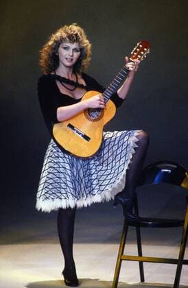 Jeane Manson, 1988 Jeane Manson on stage during a television special Show to Henri Salvador , December 1988. Photo Jacques Loew Copyright: xJacquesxLoew Photo12x LWE21A00_387