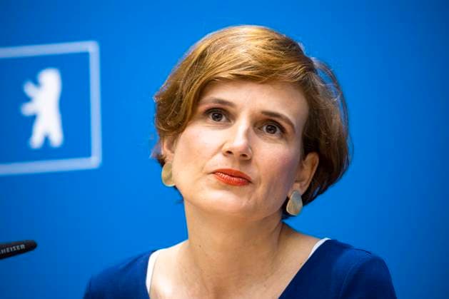 Senatorin fuer Integration, Arbeit und Soziales Katja Kipping waehrend einer Senatspressekonferenz im Roten Rathaus am 24. Mai 2022. Senatspressekonferenz in Berlin *** Senator for Integration, Labor and Social Affairs Katja Kipping during a Senate press conference at the Rotes Rathaus on May 24, 2022 Senate press conference in Berlin.